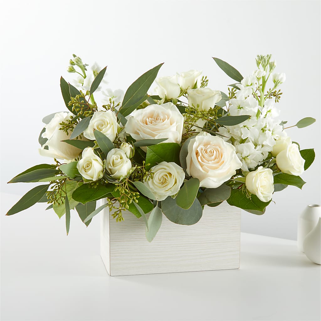 Fresh Linen Box Bouquet – ALANA'S FLOWERS & GIFTS, Etobicoke ON